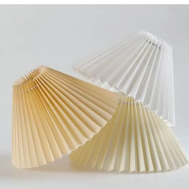 Retro Pleated Table Lamp – Nordic Dimmable Bedside Lamp with USB Power, 3-Color Lighting & Remote